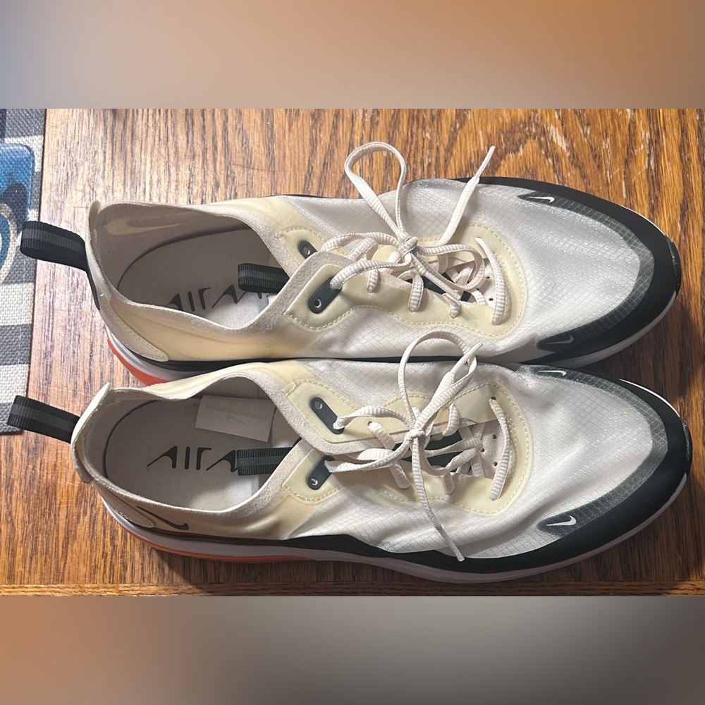 Nike Air Max - Picture 2 of 4